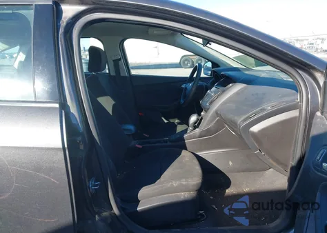 2016 Ford Focus Se z USA, uszkodzony, nr VIN 1FADP3F24GL324557